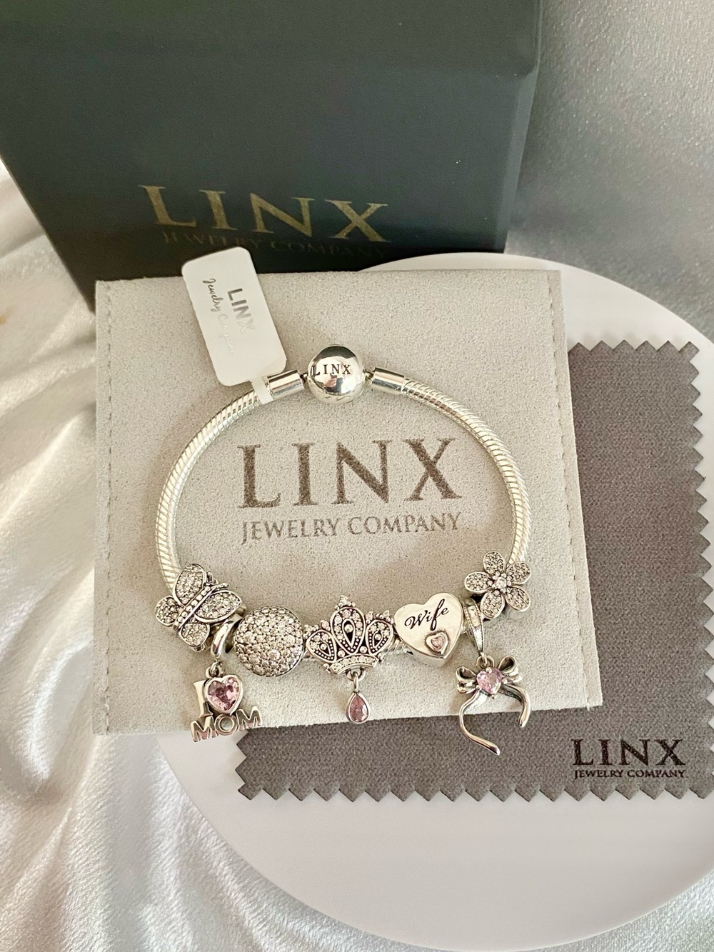 Linx Snake Chain Bracelet with Wife & Mom Themed Charms